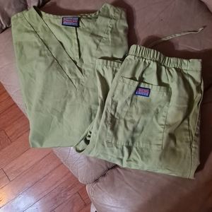 Cherokee scrub set green medium